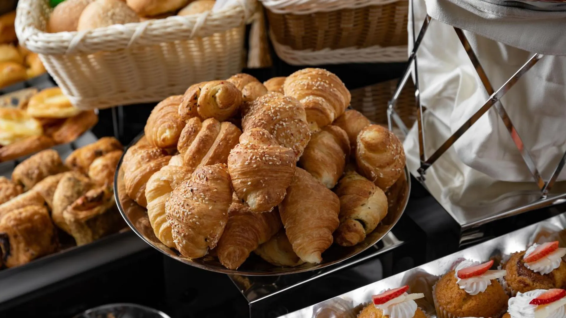 Three Pearls Musalli Hotel Mecca Saudi Arabia